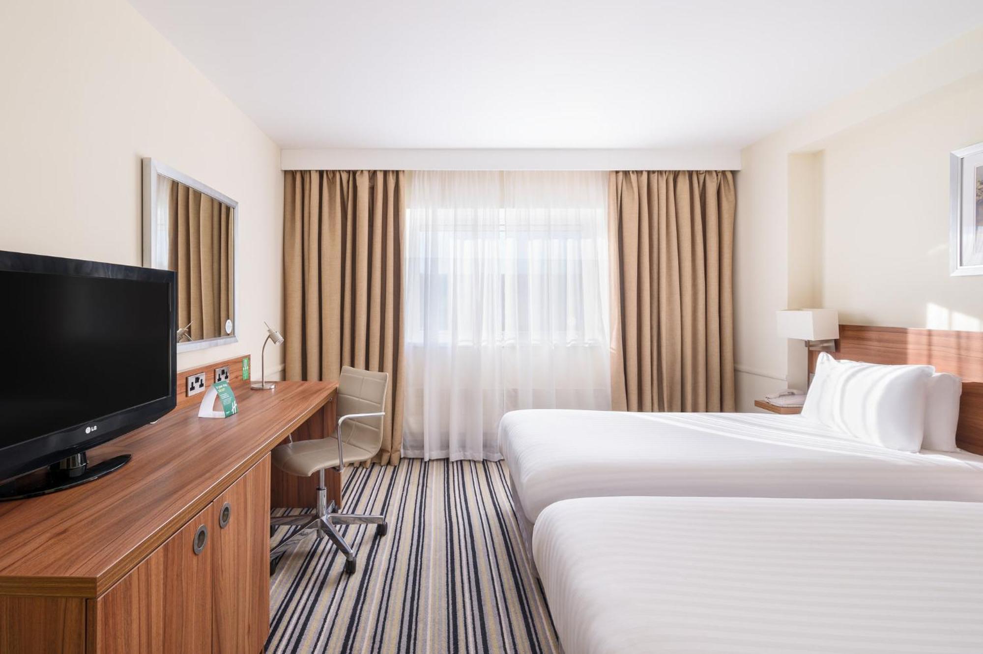 Holiday Inn Haydock By Ihg Екстериор снимка