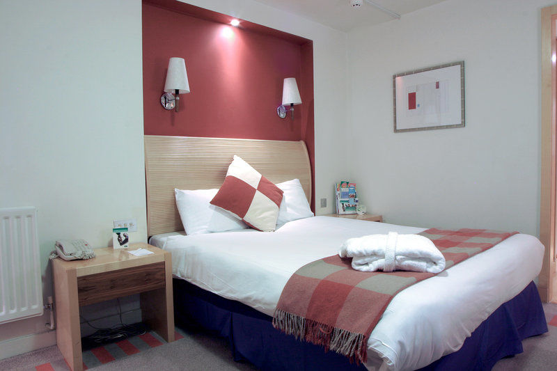 Holiday Inn Haydock By Ihg Екстериор снимка